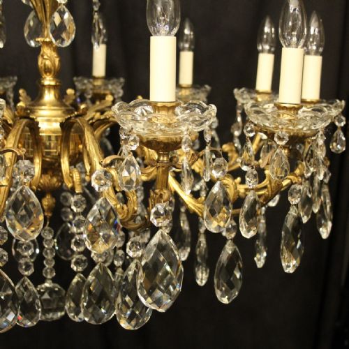 ITALIAN 12 LIGHT GILDED BRONZE CRYSTAL ANTIQUE CHANDELIER - ADDITIONAL PHOTO 4