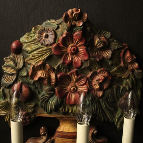 FLORENTINE PAIR OF TRIPLE ARM CARCED POLYCHROME ANTIQUE LIGHTS - ADDITIONAL PHOTO 5