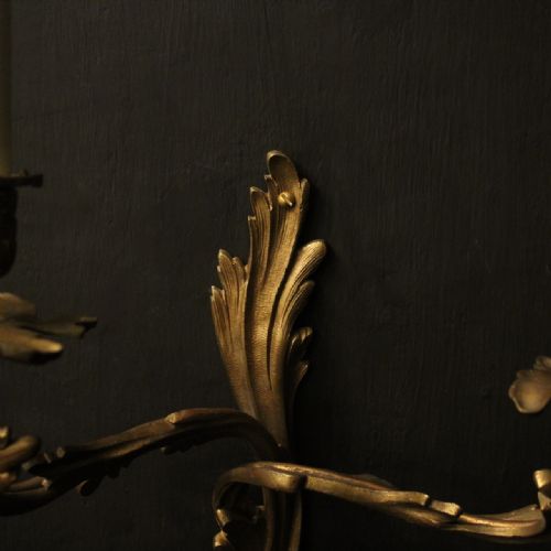 FRENCH PAIR OF BRONZE ANTIQUE WALL SCONCES - ADDITIONAL PHOTO 6
