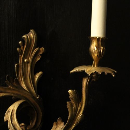 FRENCH PAIR OF BRONZE ANTIQUE WALL SCONCES - ADDITIONAL PHOTO 5