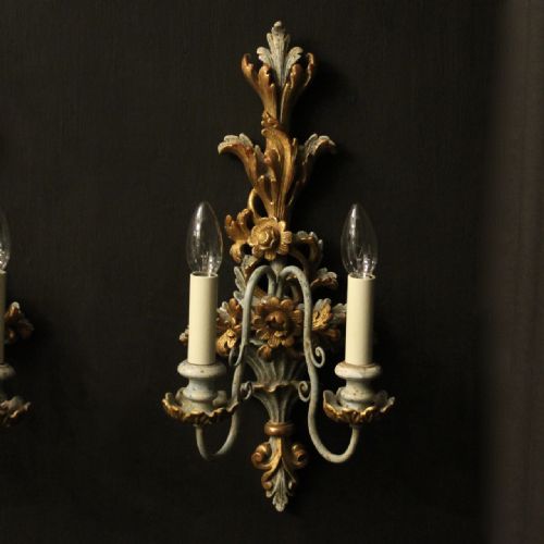 ITALIAN PAIR OF POLYCHROME GILDED WALL LIGHTS - ADDITIONAL PHOTO 1