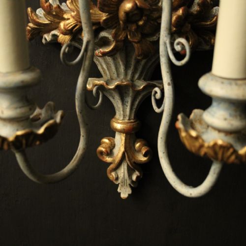 ITALIAN PAIR OF POLYCHROME GILDED WALL LIGHTS - ADDITIONAL PHOTO 8