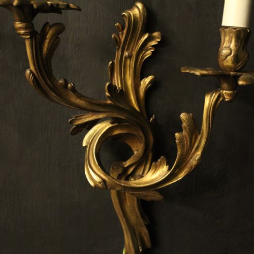 FRENCH PAIR OF GILDED BRONZE ANTIQUE WALL SCONCES - ADDITIONAL PHOTO 5