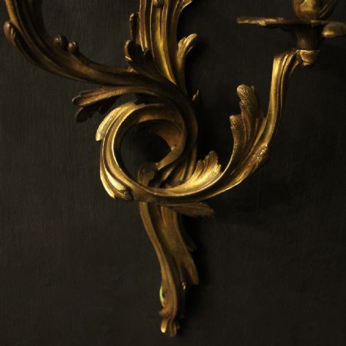 FRENCH PAIR OF GILDED BRONZE ANTIQUE WALL SCONCES - ADDITIONAL PHOTO 7