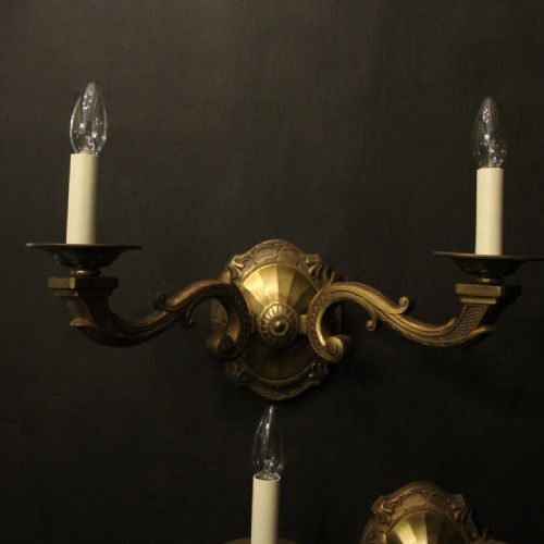 ENGLISH PAIR OF LARGE GILDED BRONZE ANTIQUE WALL LIGHTS - ADDITIONAL PHOTO 1
