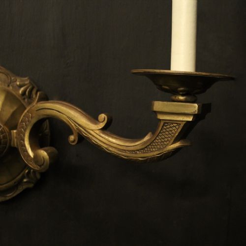 ENGLISH PAIR OF LARGE GILDED BRONZE ANTIQUE WALL LIGHTS - ADDITIONAL PHOTO 4