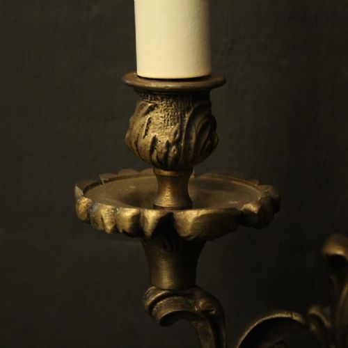 FRENCH PAIR OF BRONZE ANTIQUE WALL LIGHTS - ADDITIONAL PHOTO 3