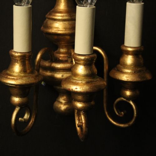 ITALIAN PAIR OF GILDED WOOD TRIPLE ARM WALL LIGHTS - ADDITIONAL PHOTO 4