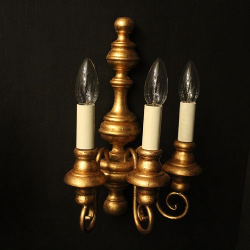 ITALIAN PAIR OF GILDED WOOD TRIPLE ARM WALL LIGHTS - ADDITIONAL PHOTO 8