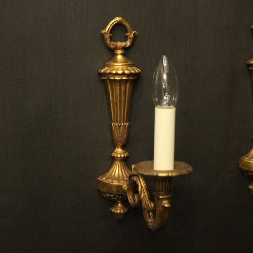 FRENCH PAIR OF GILDED BRONZE SINGLE ARM ANTIQUE WALL LIGHTS - ADDITIONAL PHOTO 1