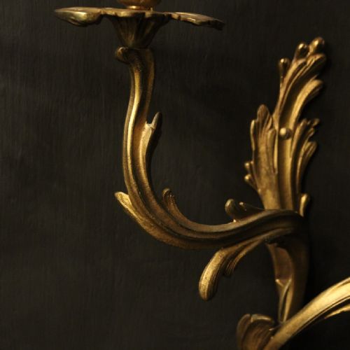 FRENCH PAIR OF GILDED BRONZE ANTIQUE WALL SCONCES - ADDITIONAL PHOTO 6
