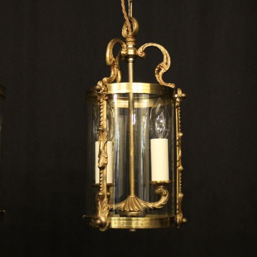 FRENCH SMALL PAIR OF GILDED BRASS CONVEX ANTIQUE LANTERNS - ADDITIONAL PHOTO 1