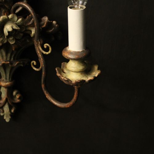 ITALIAN PAIR OF POLYCHROME GILDED ANTIQUE WALL LIGHTS - ADDITIONAL PHOTO 2