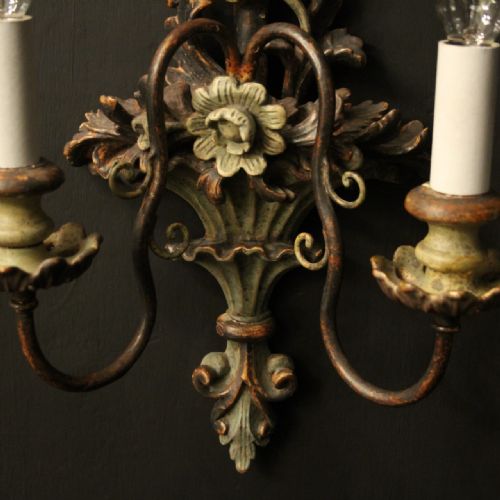 ITALIAN PAIR OF POLYCHROME GILDED ANTIQUE WALL LIGHTS - ADDITIONAL PHOTO 4