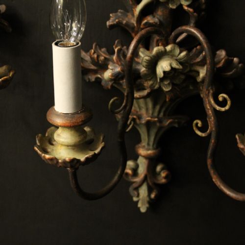 ITALIAN PAIR OF POLYCHROME GILDED ANTIQUE WALL LIGHTS - ADDITIONAL PHOTO 5