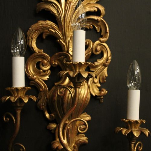 ITALIAN PAIR OF GILTWOOD TRIPLE ARM ANTIQUE WALL LIGHTS - ADDITIONAL PHOTO 3