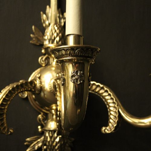 ENGLISH LARGE BRASS TRIPLE ARM ANTIQUE WALL LIGHTS - ADDITIONAL PHOTO 4