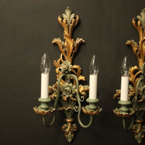 ITALIAN PAIR OF POLYCHROME GILDED WALL LIGHTS - ADDITIONAL PHOTO 1