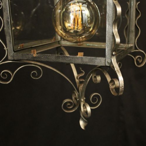 ENGLISH WROUGHT IRON SINGLE LIGHT HALL ANTIQUE LANTERN - ADDITIONAL PHOTO 7