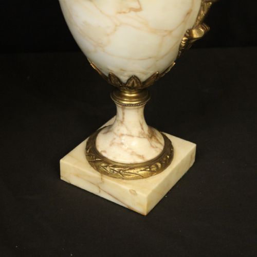 FRENCH 19TH CENTURY PAIR OF MARBLE ORMOLU CASSOLETTES - ADDITIONAL PHOTO 4