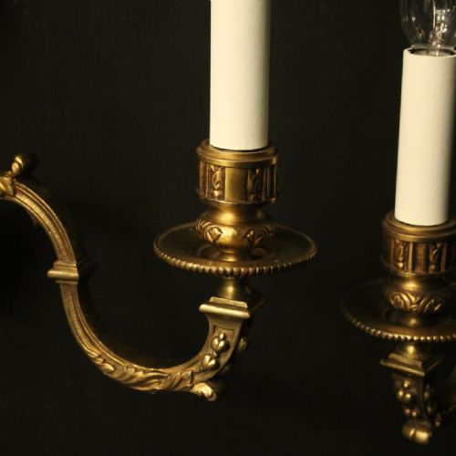 ENGLISH PAIR OF GILDED BRONZE ANTIQUE WALL LIGHTS - ADDITIONAL PHOTO 4