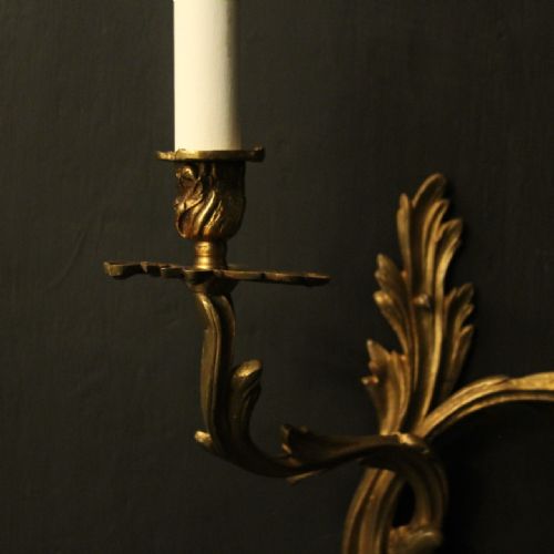 FRENCH PAIR OF GILDED BRONZE ANTIQUE WALL SCONCES - ADDITIONAL PHOTO 6