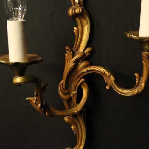 FRENCH PAIR OF GILDED BRONZE TWIN ARM ANTIQUE WALL LIGHTS - ADDITIONAL PHOTO 4