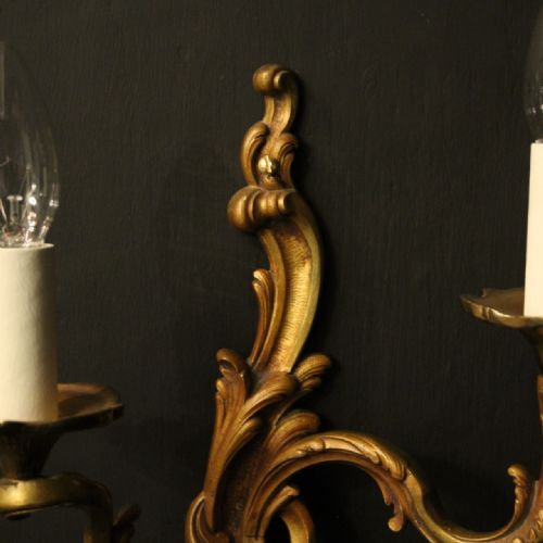 FRENCH PAIR OF GILDED BRONZE TWIN ARM ANTIQUE WALL LIGHTS - ADDITIONAL PHOTO 6