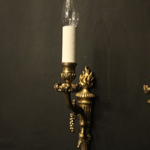 FRENCH PAIR OF GILDED BRONZE SINGLE ARM ANTIQUE WALL LIGHTS - ADDITIONAL PHOTO 4