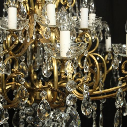 ITALIAN GILDED BRONZE CRYSTAL 21 LIGHT ANTIQUE CHANDELIER - ADDITIONAL PHOTO 4