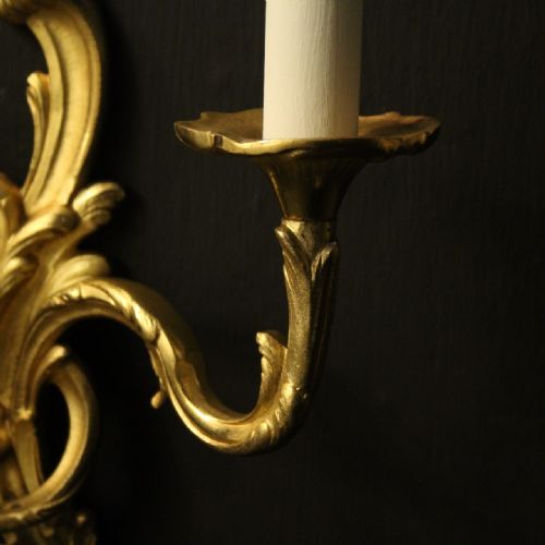 FRENCH PAIR OF GILDED BRONZE ANTIQUE WALL LIGHTS - ADDITIONAL PHOTO 4