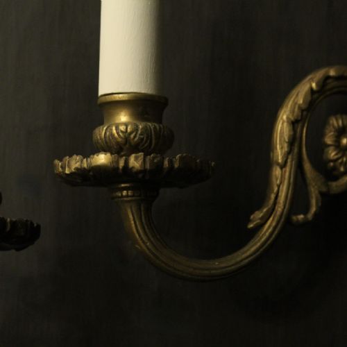 FRENCH PAIR OF GILDED BRONZE ANTIQUE WALL LIGHTS - ADDITIONAL PHOTO 5