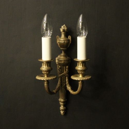FRENCH PAIR OF GILDED BRONZE ANTIQUE WALL LIGHTS - ADDITIONAL PHOTO 1