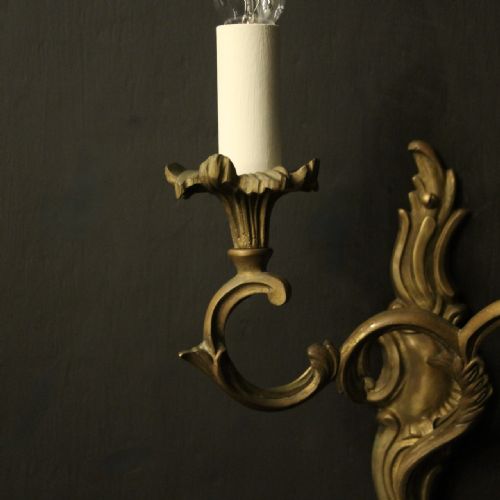 FRENCH PAIR OF GILDED BRONZE ANTIQUE WALL LIGHTS - ADDITIONAL PHOTO 3