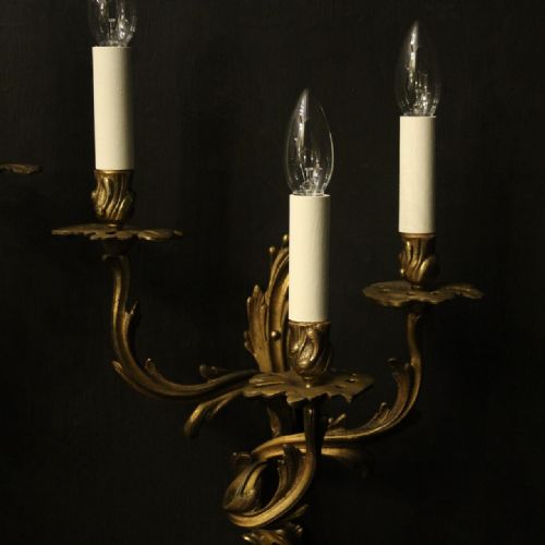 FRENCH PAIR OF GILDED BRONZE ANTIQUE WALL SCONCES - ADDITIONAL PHOTO 7