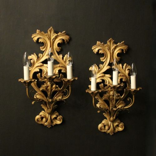 italian pair of giltwood antique wall lights - CATEGORY: ANTIQUE LIGHTING - DATED 1920