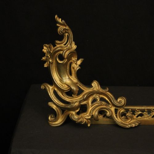 FRENCH 19TH CENTURY GILDED BRONZE EXTENDABLE FIRE FENDER - ADDITIONAL PHOTO 2