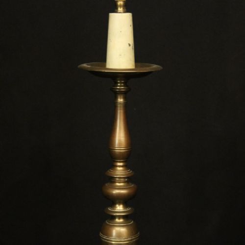 ENGLISH PAIR OF BRONZE ANTIQUE TABLE LAMPS - ADDITIONAL PHOTO 1