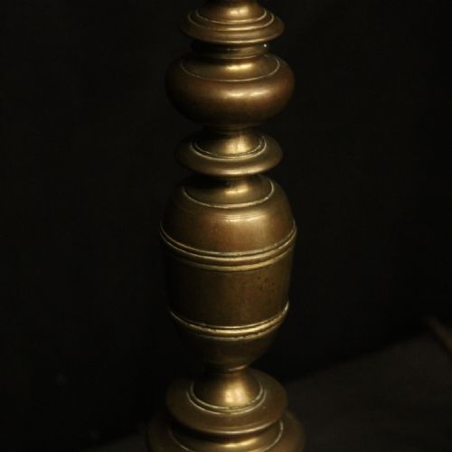 ENGLISH PAIR OF BRONZE ANTIQUE TABLE LAMPS - ADDITIONAL PHOTO 6