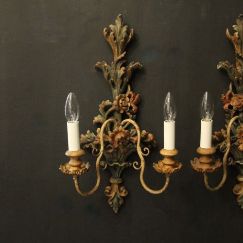 ITALIAN PAIR OF POLYCHROME GILDED ANTIQUE WALL LIGHTS - ADDITIONAL PHOTO 1