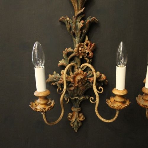 ITALIAN PAIR OF POLYCHROME GILDED ANTIQUE WALL LIGHTS - ADDITIONAL PHOTO 2