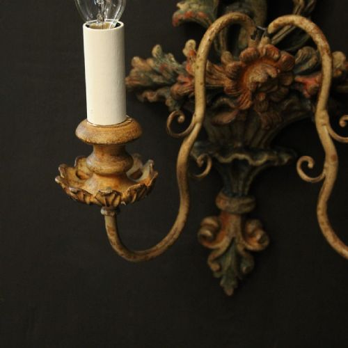 ITALIAN PAIR OF POLYCHROME GILDED ANTIQUE WALL LIGHTS - ADDITIONAL PHOTO 4