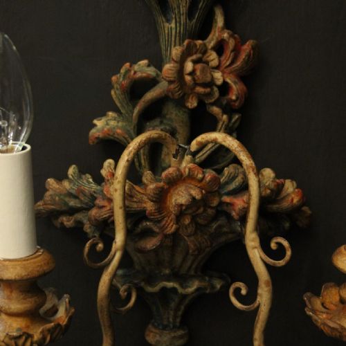 ITALIAN PAIR OF POLYCHROME GILDED ANTIQUE WALL LIGHTS - ADDITIONAL PHOTO 8