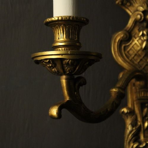 FRENCH PAIR OF GILDED BRONZE ANTIQUE WALL SCONCES - ADDITIONAL PHOTO 5