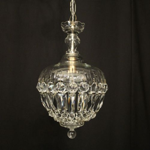 ENGLISH PAIR OF ANTIQUE CRYSTAL BAG CHANDELIERS - ADDITIONAL PHOTO 1