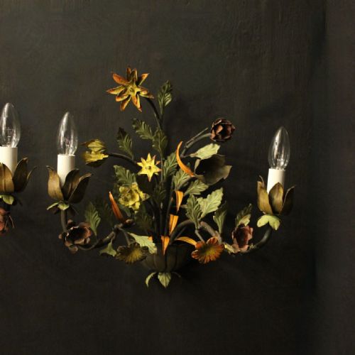 FRENCH PAIR OF TOLEWARE FLORAL WALL LIGHTS - ADDITIONAL PHOTO 1
