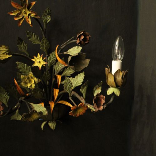 FRENCH PAIR OF TOLEWARE FLORAL WALL LIGHTS - ADDITIONAL PHOTO 5