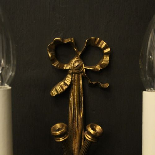FRENCH PAIR OF GILDED BRASS RIBBON WALL LIGHTS - ADDITIONAL PHOTO 2