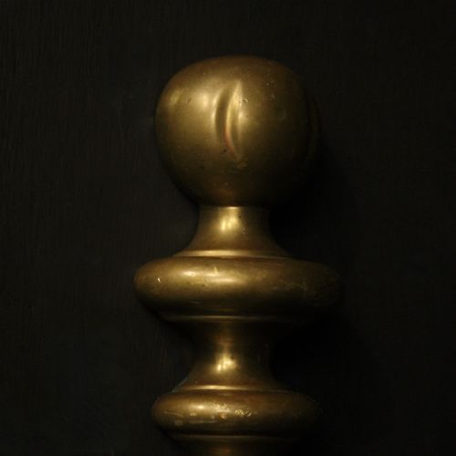ENGLISH PAIR OF BRONZE ANTIQUE WALL LIGHTS - ADDITIONAL PHOTO 8