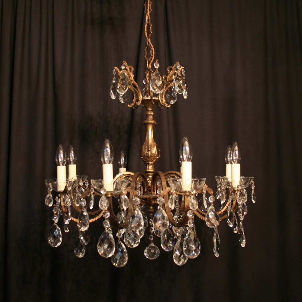 An Italian 8 Light Gilded Antique Chandelier